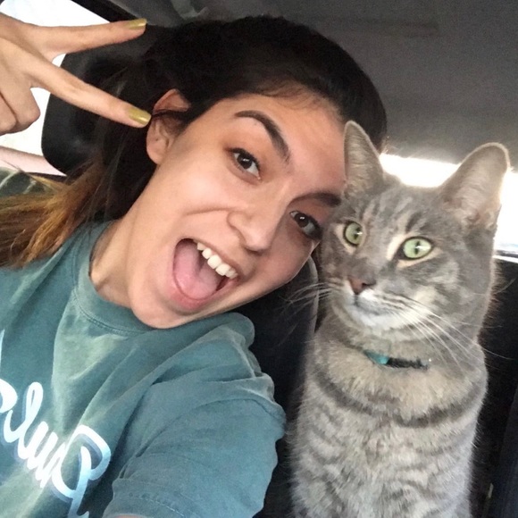 Meet your Posher, Hannah - Picture 1 of 1